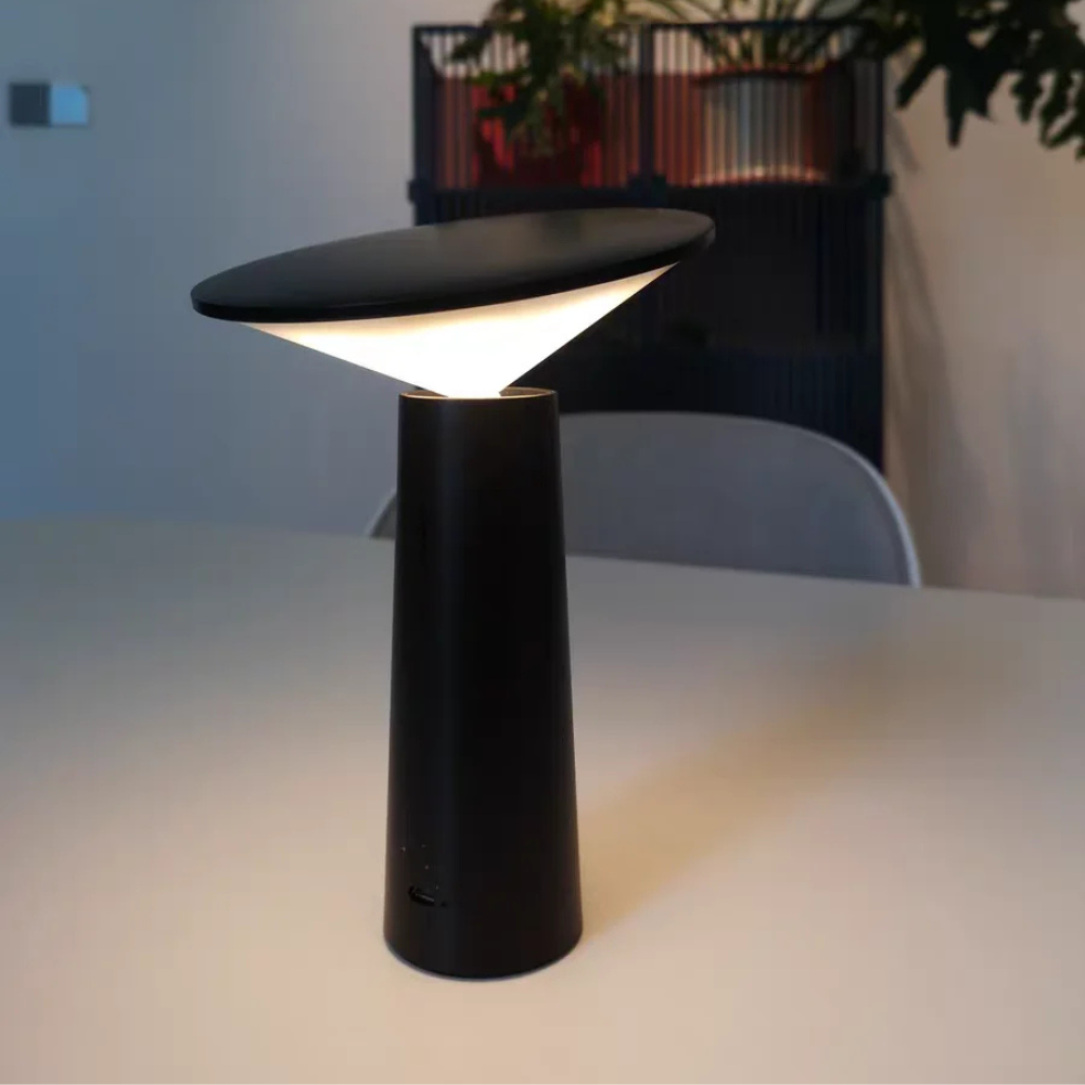 Oplaadbare design tafellamp met touch bediening