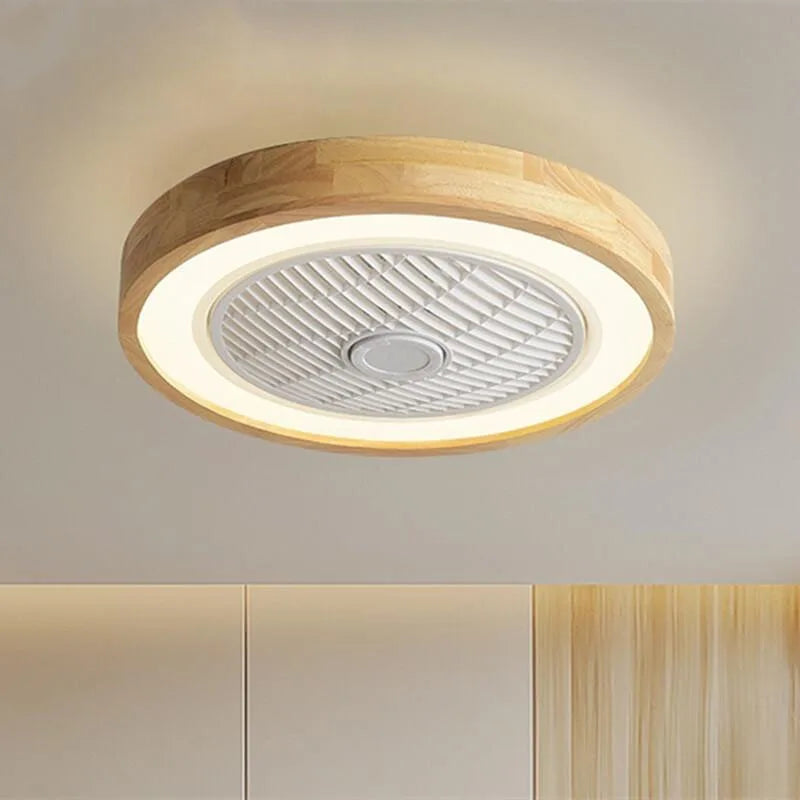 Slimme plafondventilator met houten rand en dimbare LED verlichting
