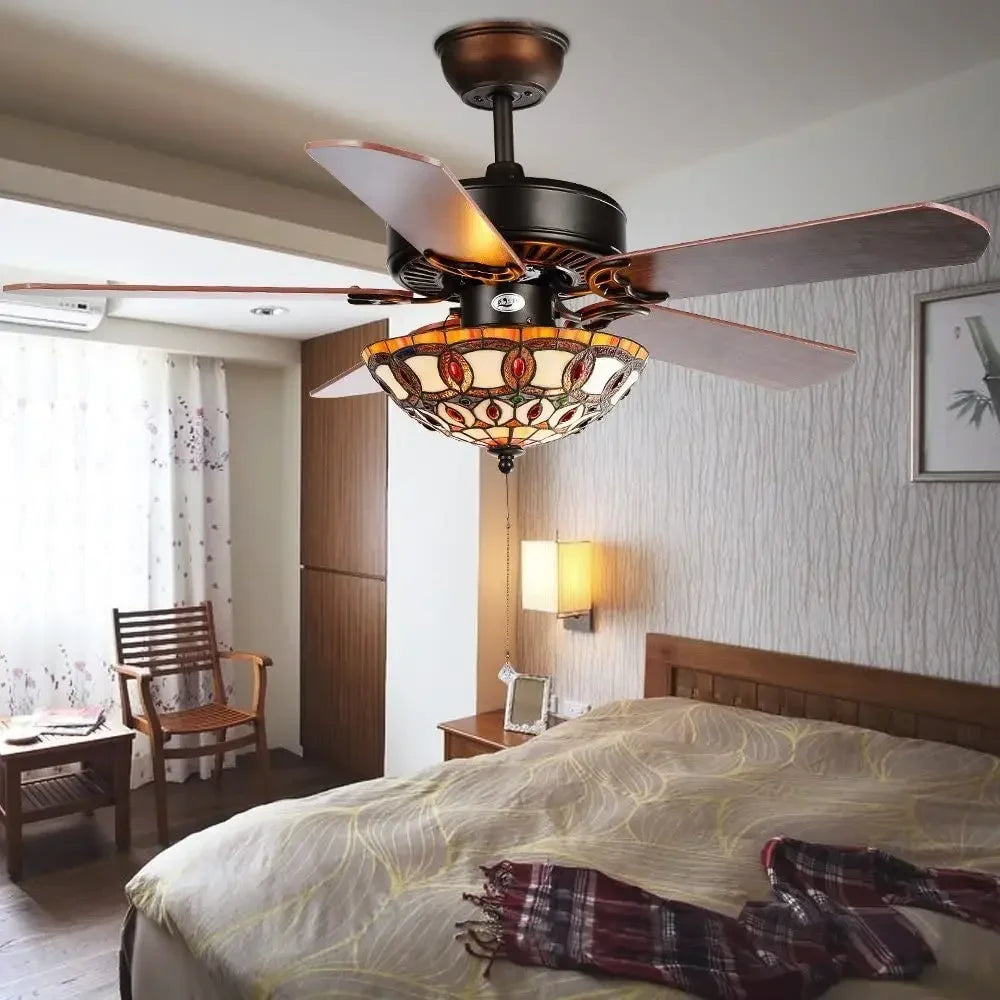 Klassieke plafond ventilator met Tiffany stijl lamp en afstandsbediening